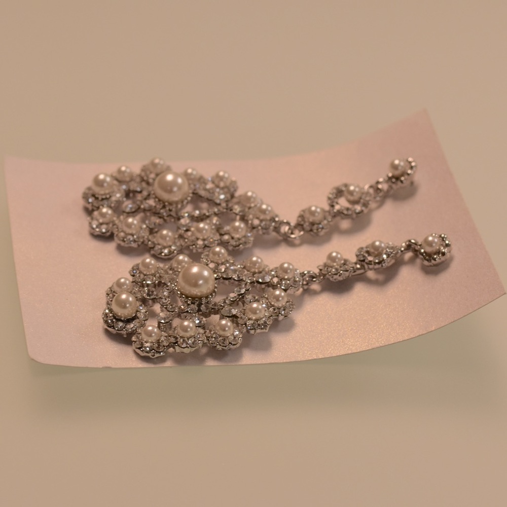 NWT-Crystal and Pearl Chandelier Earrings CE-971 - Picture 4 of 5